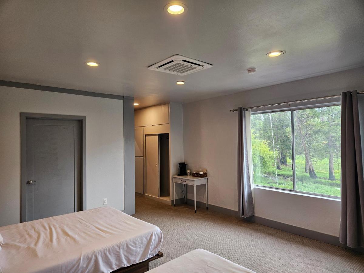 The Black Forest Lodge Red Bluff Exterior foto
